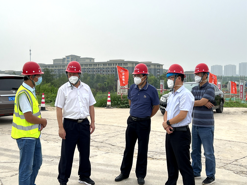 蚌埠市委常委、市委秘書長、懷遠(yuǎn)縣委書記王慶武到G206-03標(biāo)項(xiàng)目調(diào)研指導(dǎo)工作