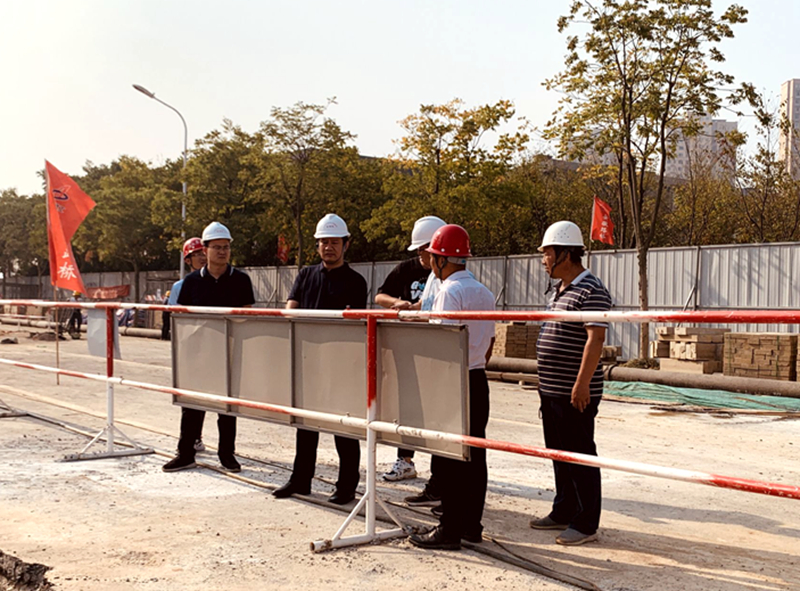 六安市重點工程建設(shè)管理處黨組書記、主任陳斌到長安路南延項目檢查指導(dǎo)工作